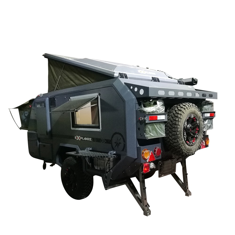 Trailer Caravan di luar jalan